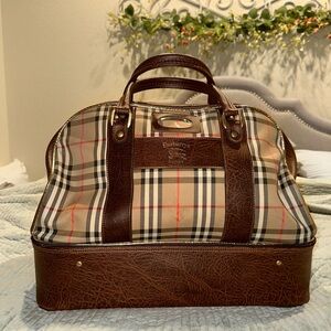 Vintage Burberry Travel Bag with Zipped Shoe Compartment